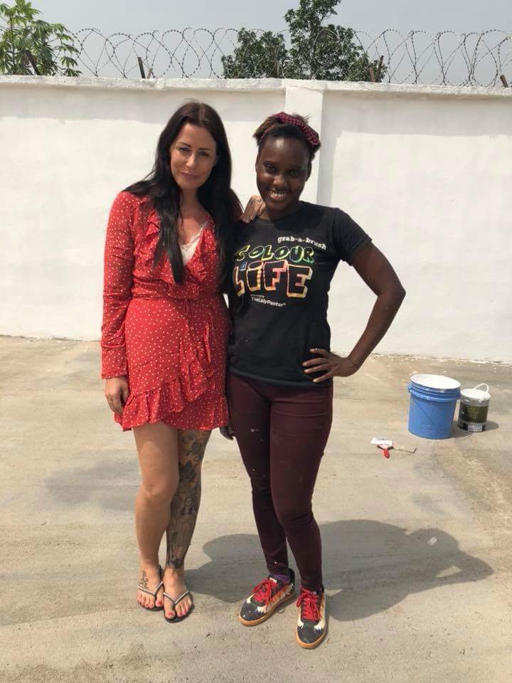 LadyPainterNG's tweet photo. We are making good progress here at Land of Hope 💚💛💜❤💙🌈🎨
#Teamladypainter #TheLadyPainter #socialgood #education #beautifulenvironment #Grababrush #Colouralife #inspire #onelifeatatime #onecommunityatatime https://t.co/eOSjTTgynX