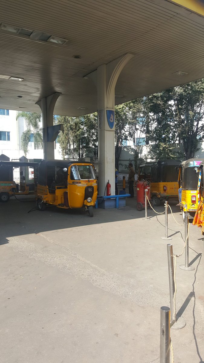 Famasaan's tweet photo. Auto LPG at Hyderabad https://t.co/V8xyiHjhbs