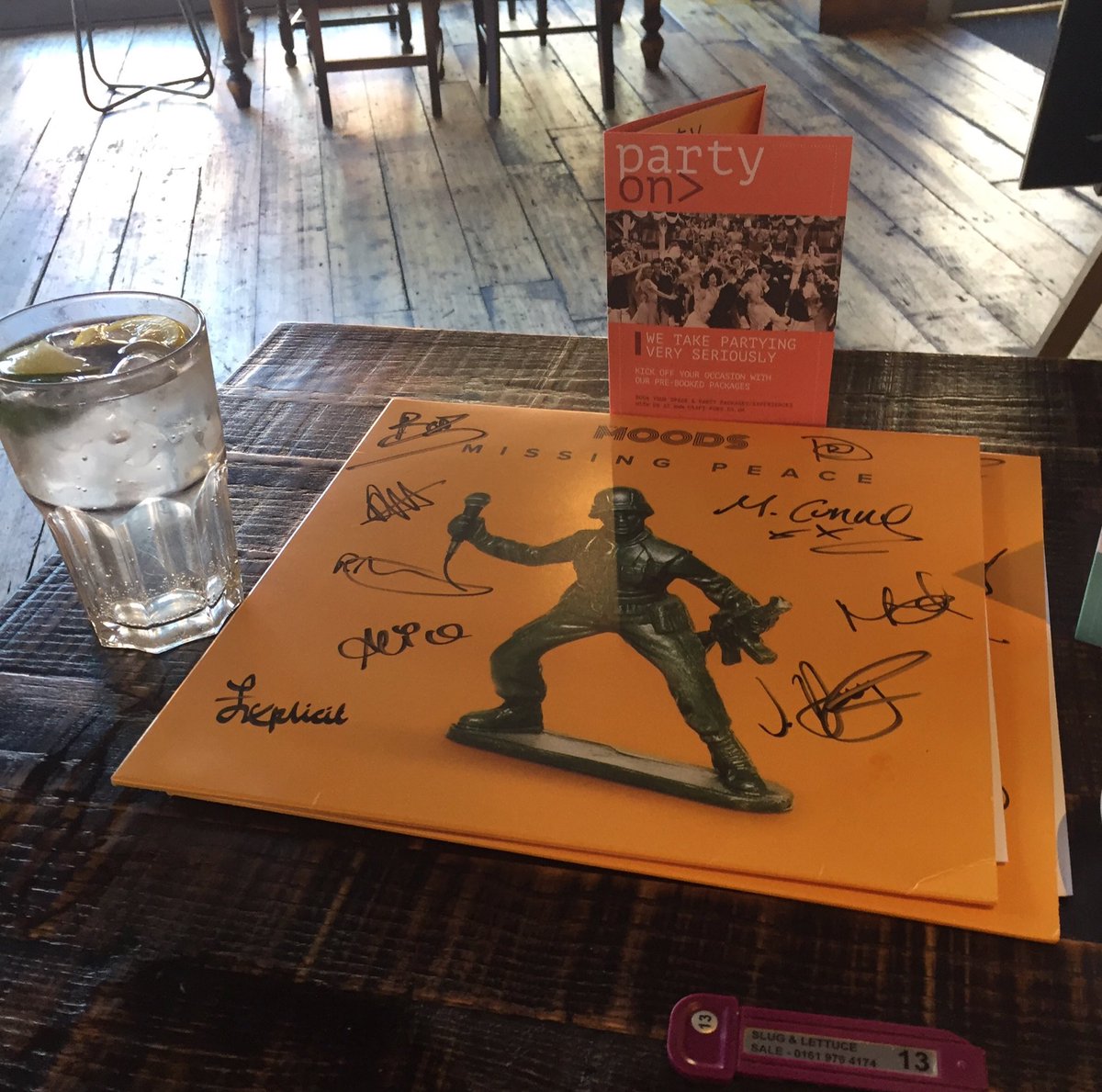 #January2018 #DryJanuary #AlbumsOfTheYear2017 new signed batch <a href="/themoodsmanc/">The Moods</a> meeting #BigNews #Soon