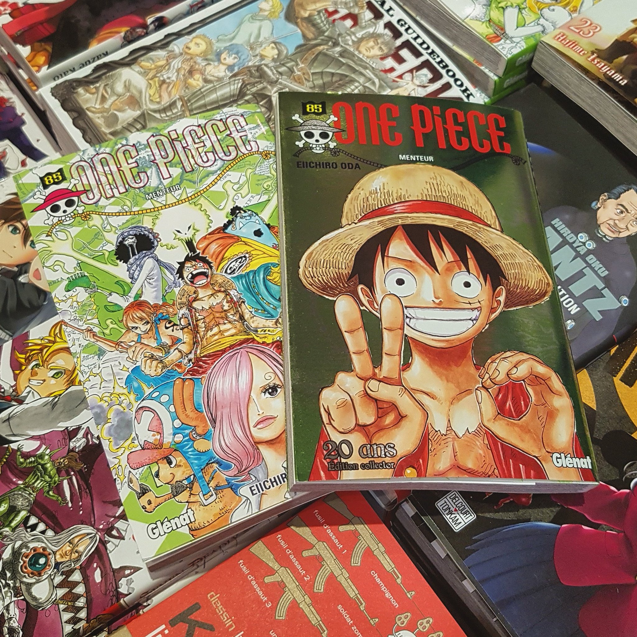 Albumcomics Auf Twitter Il N Y A Pas Que Les Comics A La Boutique On A Recu Le Tome 85 De One Piece En Version Normale Et Version Collector Pour Celebrer Les