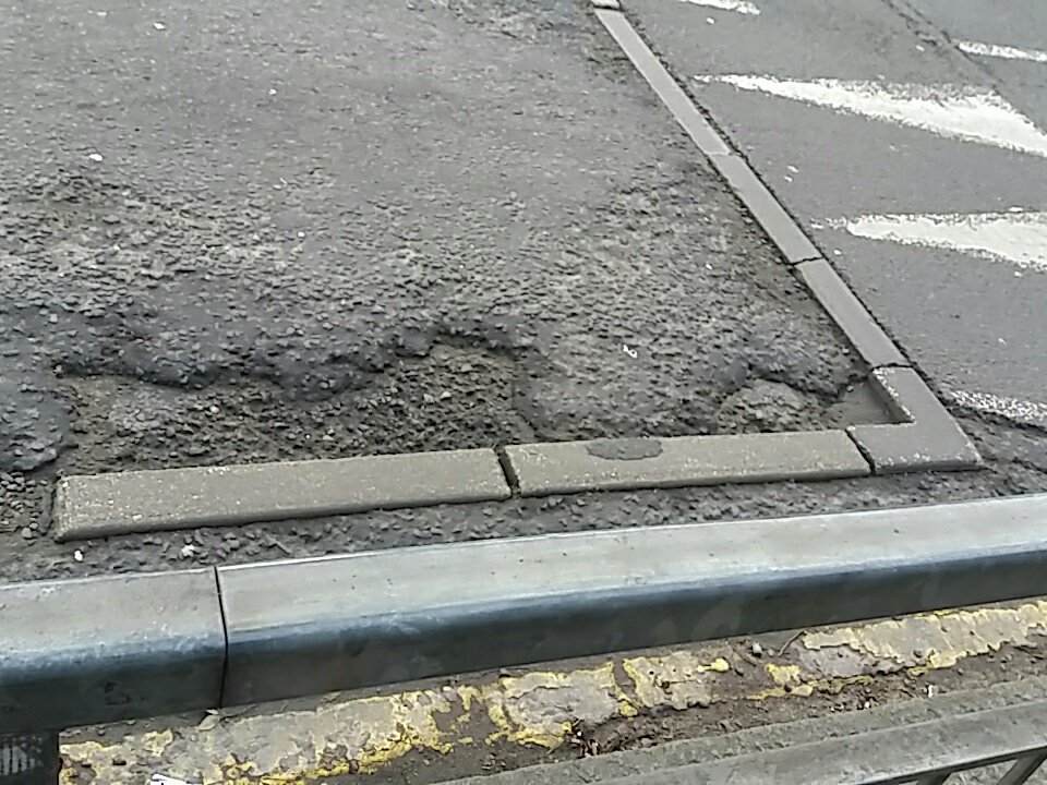 Church road, tooting, Wandsworth, London. Really dangerous for cyclists <a href="/wandbc/">Wandsworth Council</a>