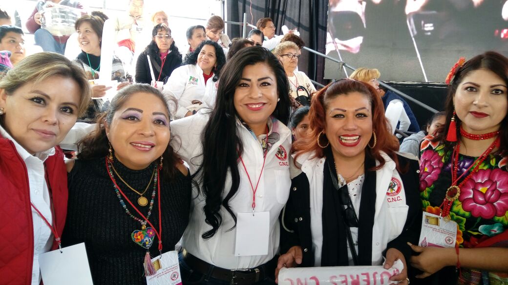 KarinaErikaBP's tweet photo. Hoy celebramos el 103 Aniversario de la #LeyAgraria La @CNC_Oax hace presencia compartiendo con nuestros hermanos Cenecistas de todo el país. @CNC_CEN @hernandezderas @Alfredo_LopezV @ruben_escajeda @julietafamania @Blufier #Oaxaca #CNC https://t.co/T06chFRY70