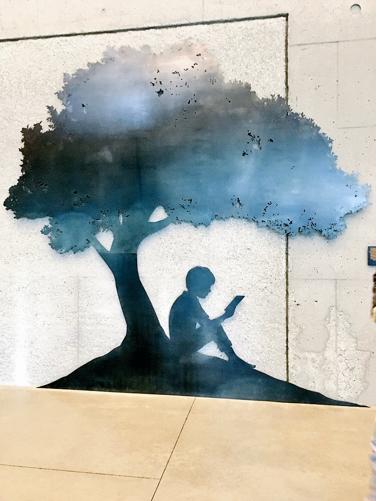 ColumbiaBizCMC's tweet image. Yesterday, we finished the day with our many friends and @Columbia_Biz alumni at @amazon! Special thanks to Sehee, David, and Brian Olsavsky, SVP + CFO for having us #CBSAtTheCenter