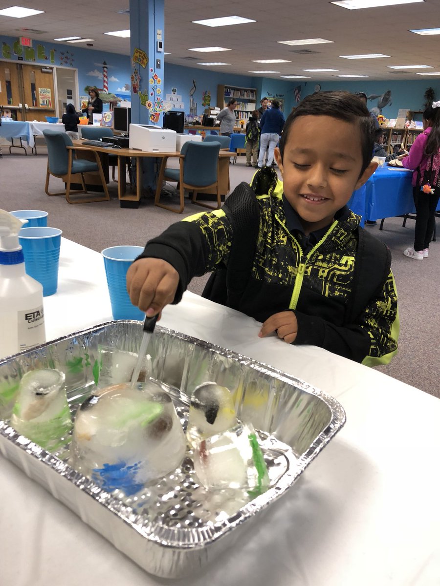 JenBlount__'s tweet photo. We had a Brrrrr-Illiant time at our frozen #STEMstarters yesterday! ❄️❄️❄️ @GGEseagulls https://t.co/0EcuMtI6lK