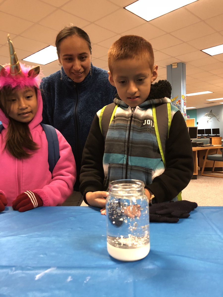 JenBlount__'s tweet photo. We had a Brrrrr-Illiant time at our frozen #STEMstarters yesterday! ❄️❄️❄️ @GGEseagulls https://t.co/0EcuMtI6lK