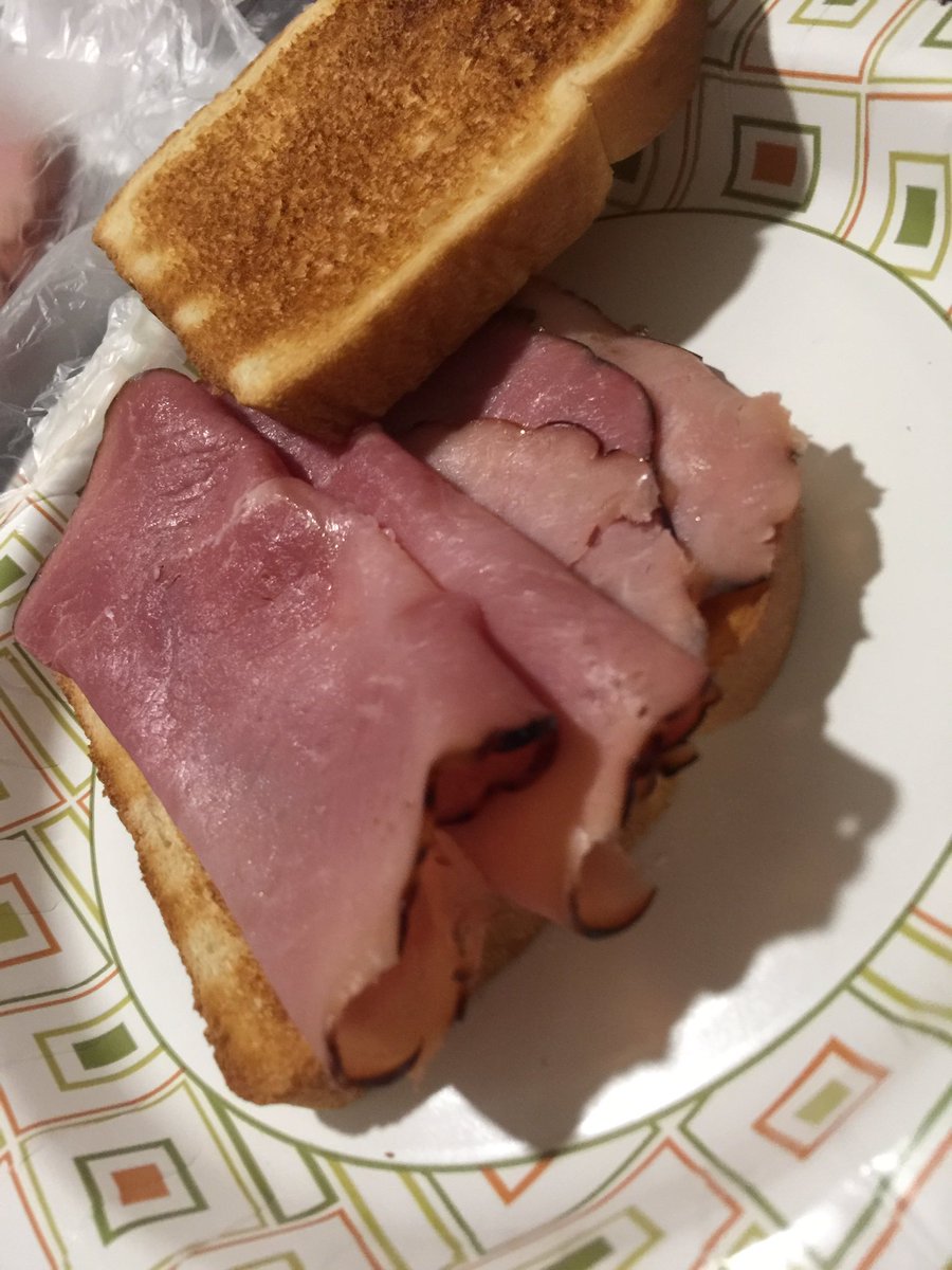 MayhemOfMay's tweet photo. @ChrisesFace it gives it more depth when it's rolled @Boars_Head #mapleham https://t.co/B1hmFBEfHr