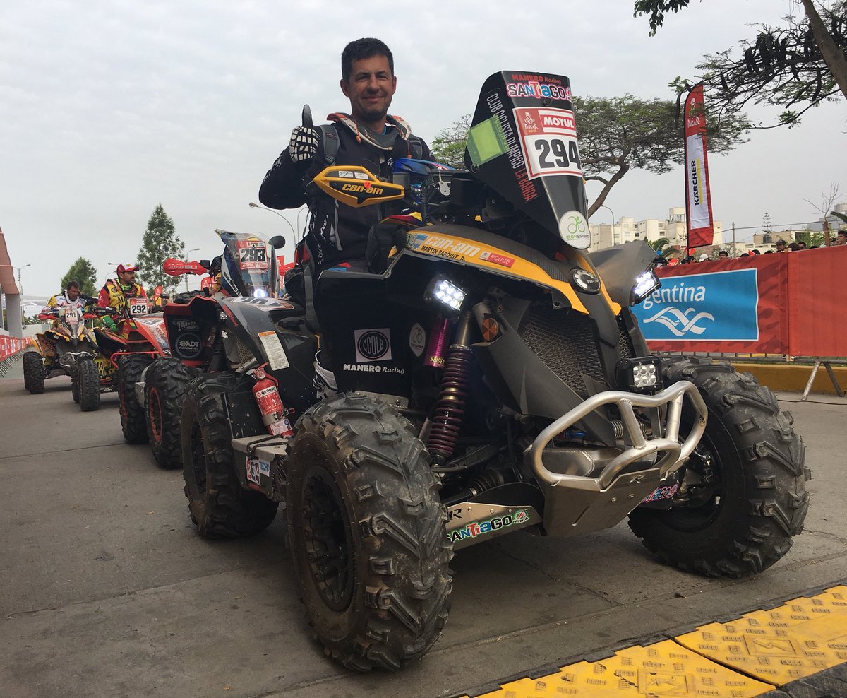 dakar's tweet photo. Martín Sarquiz 🇦🇷 open the #Dakar2018 podium. « Let’s do it! », he said. 
/ Abre el podio el quad argentino. « Vamos », dijo. 
#Dakar40th https://t.co/p7qhzItLJK