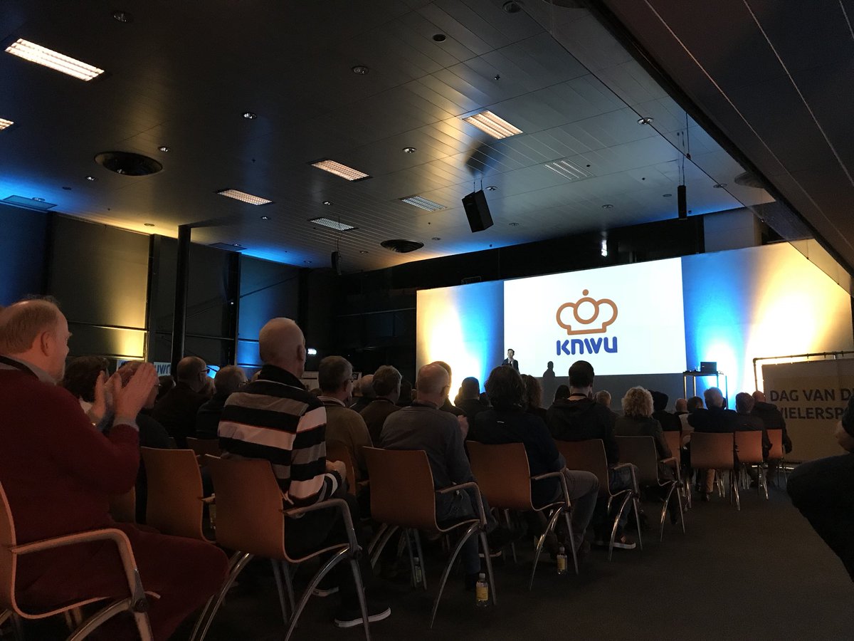 KNWU's tweet photo. We zijn begonnen! Praat mee tijdens de Dag van de Wielersport: #DVDW2018 https://t.co/MXWT1MD5hQ