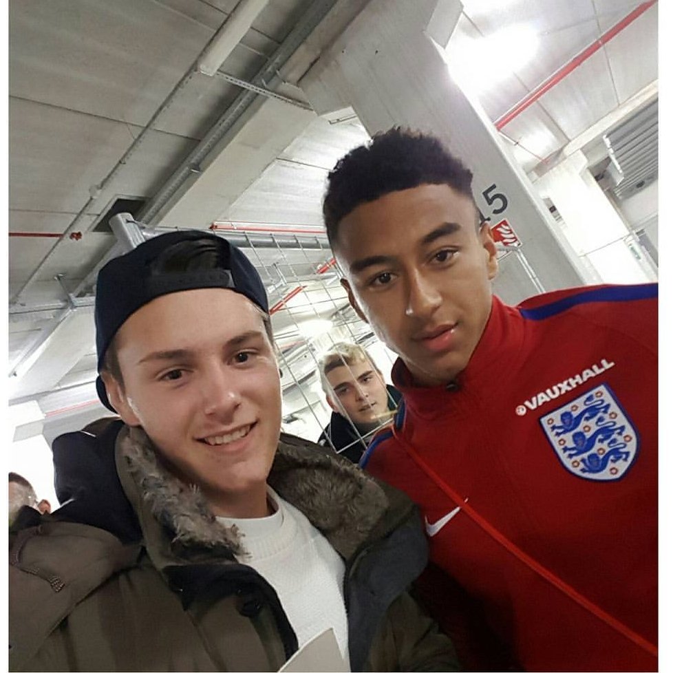 Skrlo6's tweet photo. @JesseLingard god of england ❤ #GGMU keep scoring mate https://t.co/7qB5dZsODu