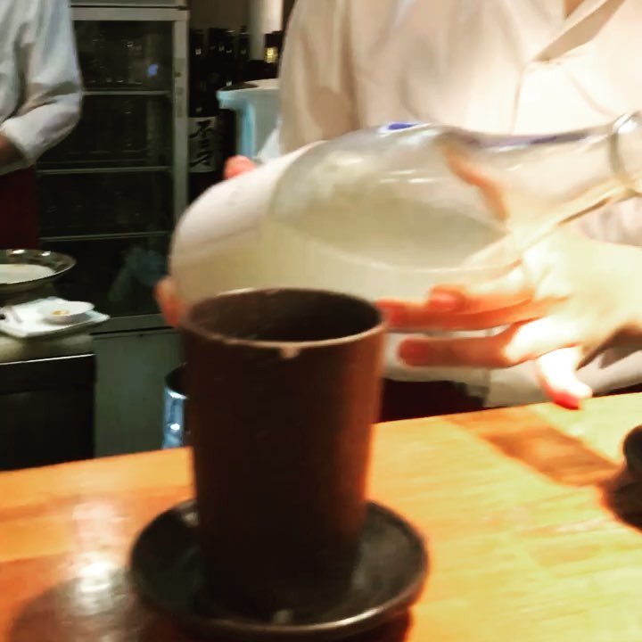 SakeTours's tweet photo. Can’t say your cup isn’t full! 
#saketours #sake #nihonshu #日本酒 #japanesesake #saketasting #drinksake #saketours #sakebrewerytours #japantravel #osaka #japantour #japantours #japanfoodtrip #japanfoodtours #japanesefood #visitjapan #japantourism #wund… https://t.co/nnVAVfr77A https://t.co/O1PzMh5VW6