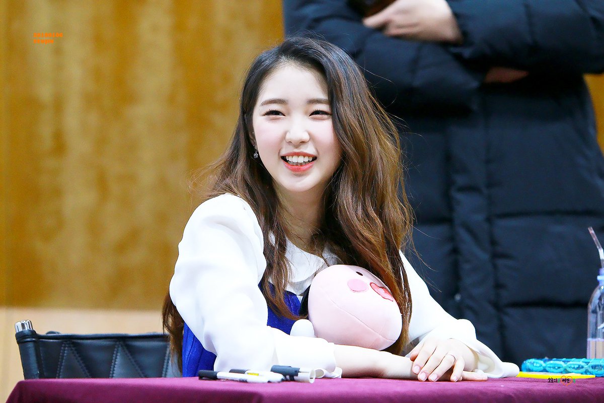yeojin_day's tweet photo. @loonatheworld 180106 두 발이 닿는 곳 어디든 너와 함께라면 좋아💚 #이달의소녀 #LOOΠΔ #여진 #YeoJin @loonatheworld https://t.co/ZTL3ZYfr5G https://t.co/Llbl7oVrrq