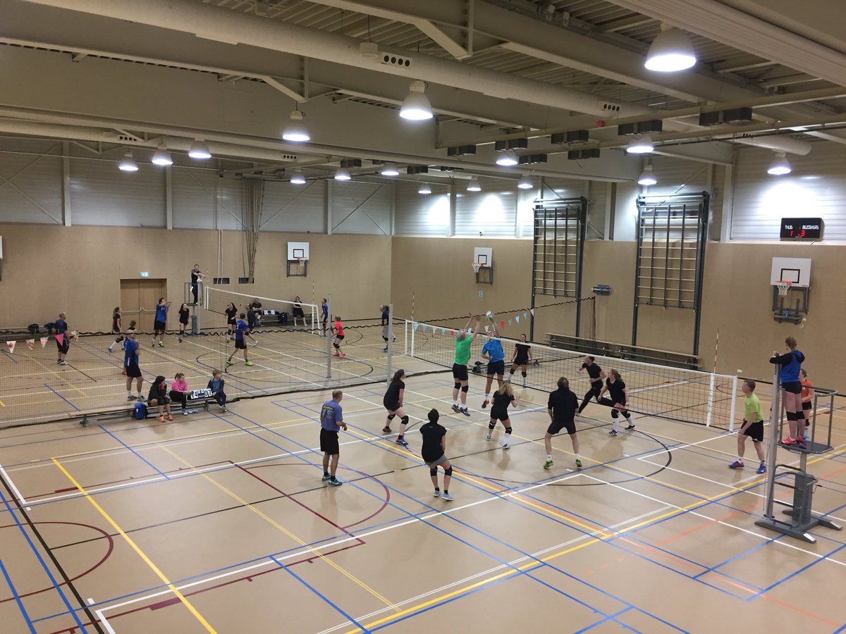 Mixtoernooi in volle gang. Mooie gelegenheid om de 1e calorieën van 2018 te verbranden #BesteWensen