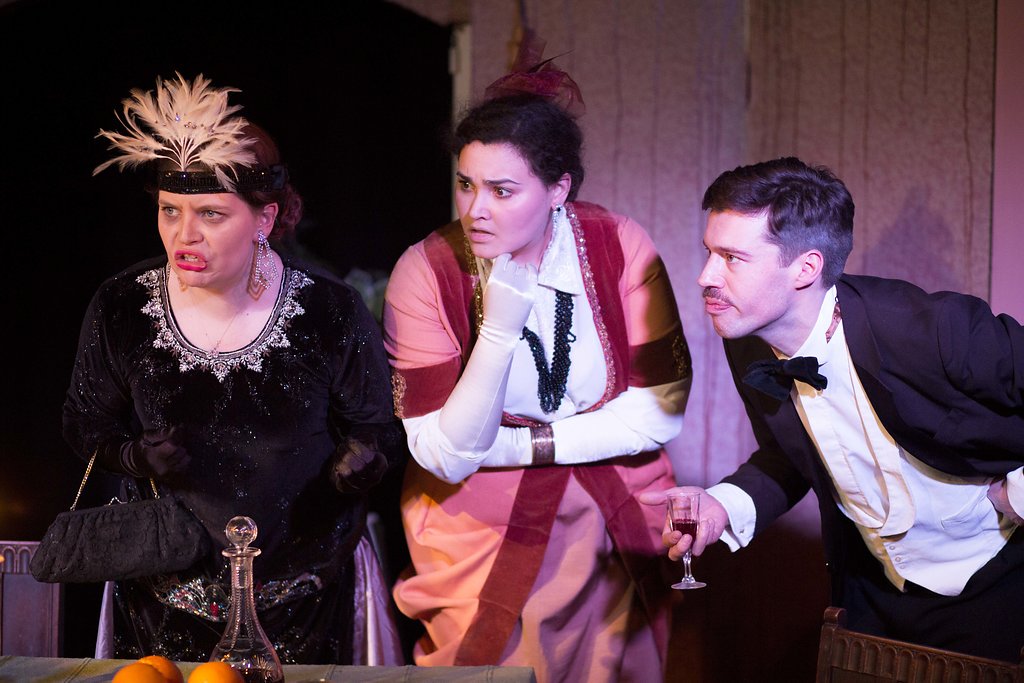 Thark2017's tweet photo. Just 2 chances left to catch us @draytonarmsSW5 today at 3pm &amp; 7.30pm. BOOK: https://t.co/krYyUgqIIV
★★★★ “Fun &amp; highly entertaining” @LondonTheatre1
★★★★ “A fizzy dollop of fun” @arts_unity
★★★★ “It’s a hoot!”@IThankYouTheatr 
★★★★ “ Hilarious” @NationalStudent https://t.co/5KEi775aFJ