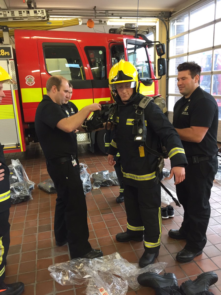 bwooders's tweet photo. Suffolk fire service taster day #JoinSuffolkFire18 #FireFightingForAll #TheOnlyWayIsHaverhill https://t.co/yuIIZs42xc