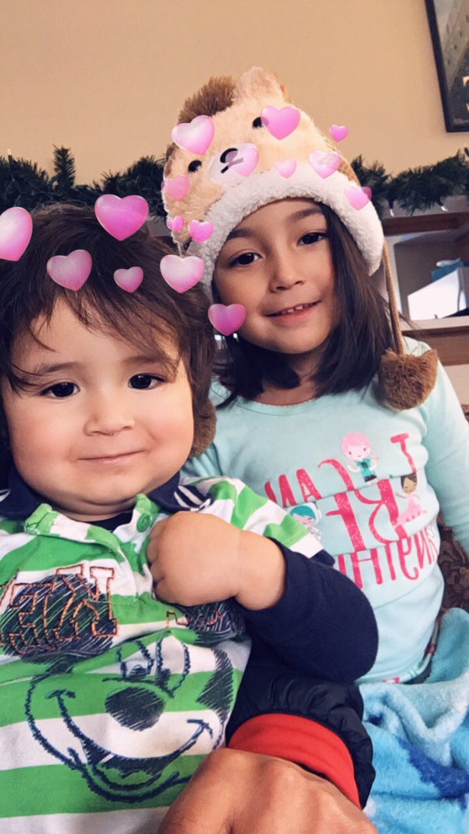 BombayGuillen's tweet photo. They so cute lol #PrimoYPrima ❤️😍 https://t.co/fCL8oNLOFn
