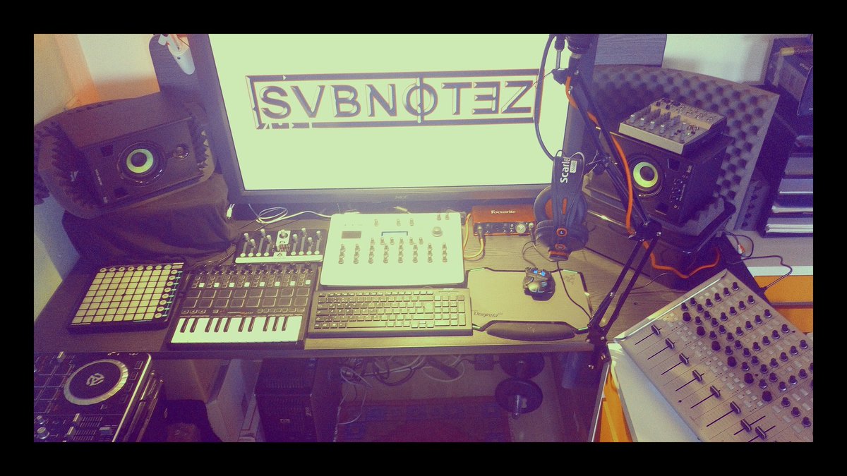 hertenfels's tweet photo. Finally, new studio setup is installed and working. Thank god. Can't wait to jam with my table full of toys. #homestudio #studiohardware #musicproducer #drumandbass #dnb #bassmusic https://t.co/pfenpT9zi8