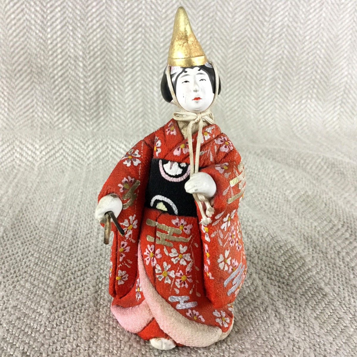 dolls and collectibles