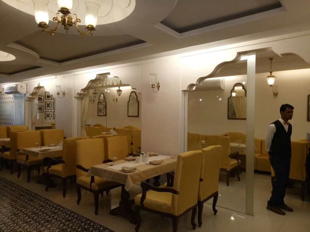 rajbhojgwl's tweet photo. #Raj_Bhoj_Restaurant
Well known for #Party_Hall, #Birthday_Party_Hall, #Kitty_Party_Hall and #Conference_Hall. 🤗👩🎤💃🕺👑🍾
Book us now! 👉 +91-7514922433 +91-9893652010 https://t.co/YBtUxsndkc
