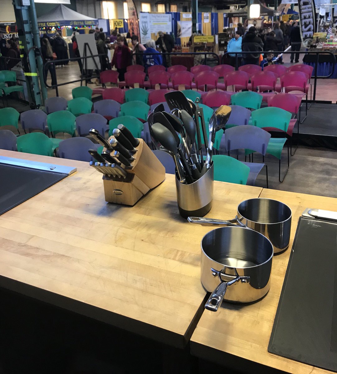 PAPreferred's tweet photo. Good morning from Day #1 of the Farm Show! Are you ready to get cooking? Today we are focused on PA Mushrooms. Yum! #PAFS2018 #PAFarmShow https://t.co/lqicQiCgYB