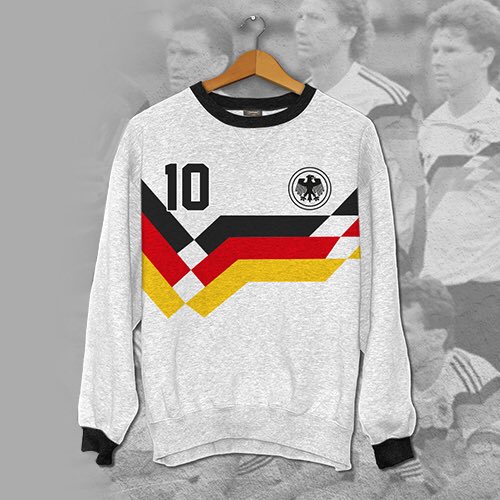 offsideclothes's tweet photo. “Futbol, 22 kişinin 90 dakika boyunca mücadele ettiği ve sonunda Almanların kazandığı bir oyundur."
#Panzerler Ürünümüze Ulaşmak İçin;
🌐:https://t.co/p7ffDD7AGN
📱:0 533 123 00 41
#GiyilebilenFutbol
#OffsideClothes https://t.co/xS4qvkm7IL