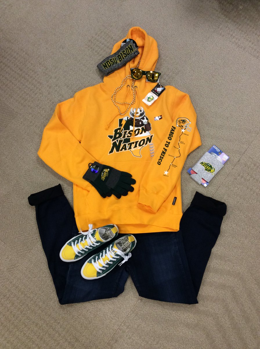 ndsubookstore's tweet photo. Frisco โInspoโ DAY 2: GAMEDAY! Layers are key! #outfitinspiration #gobison #fargotofrisco #thunderingback #southfargo #secondhome๐ค๐๐ https://t.co/spGXRa6QU4