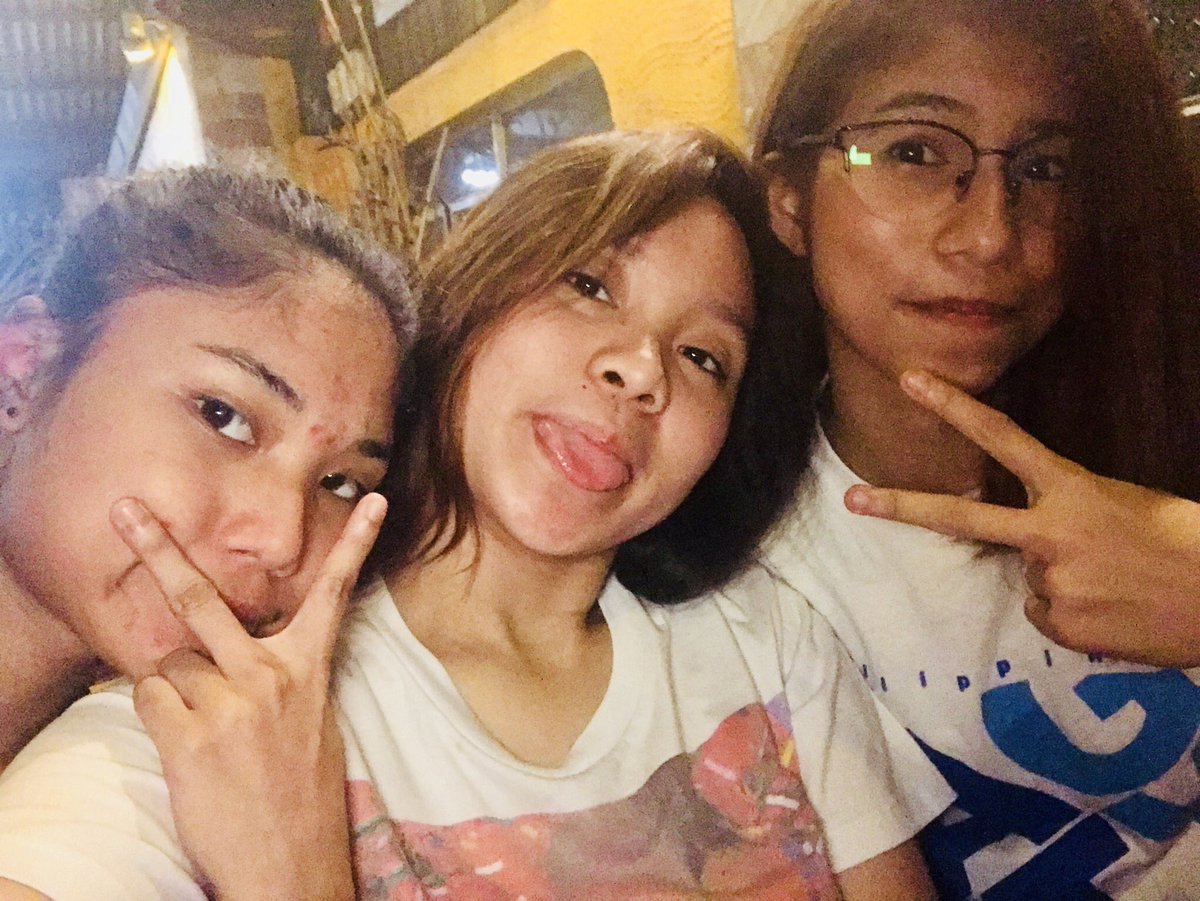 buuuuumBAE02's tweet photo. My main bitches @Schwarzenegraa @janefacun_ #HINDOT https://t.co/QJgMrO65vF