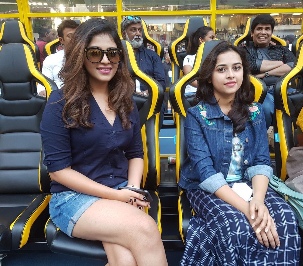 rameshlaus's tweet photo. . @yoursanjali and #SriDivya at #NatchathiraVizha2018 in Malaysia https://t.co/kgyMrmjjs7