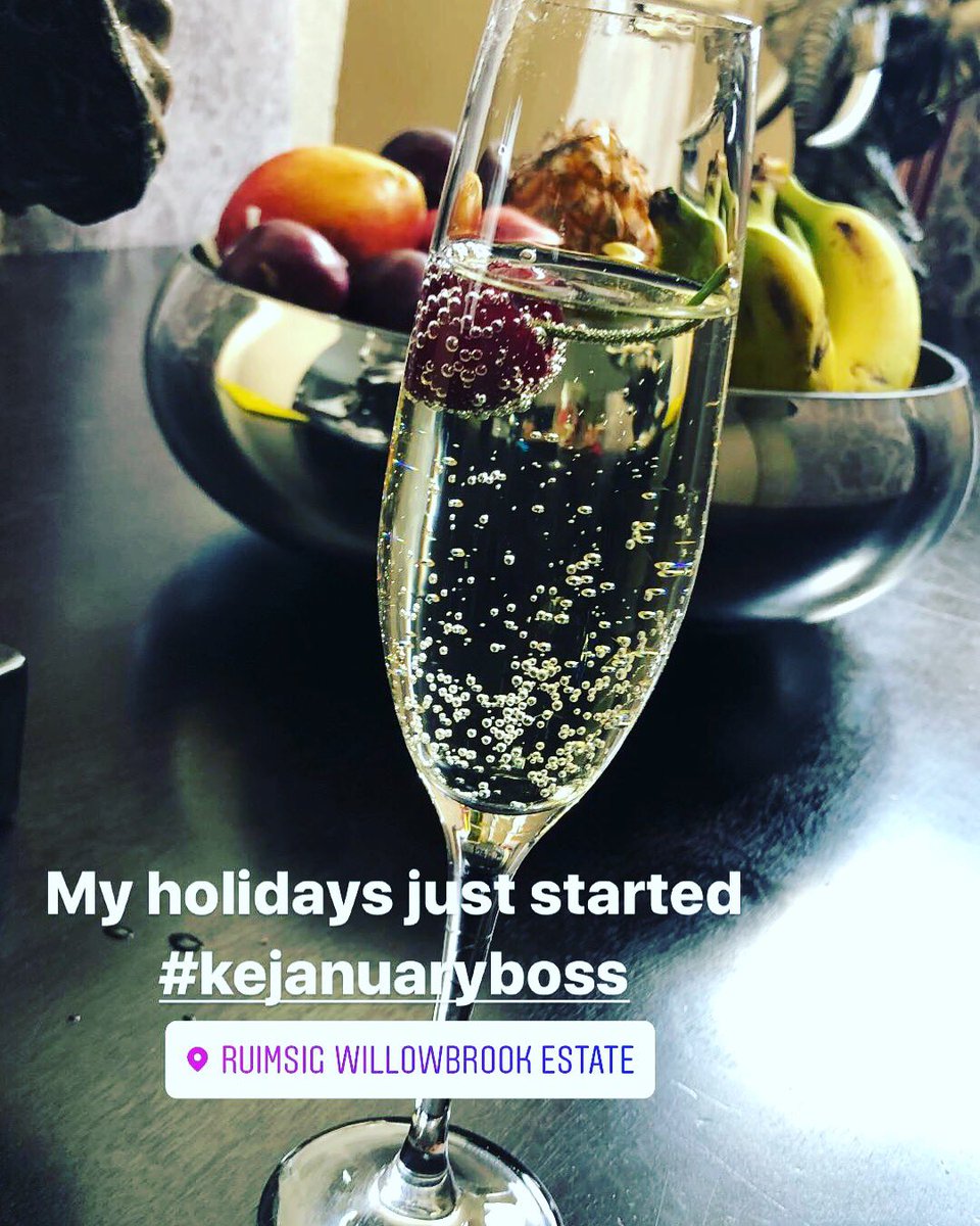 yakayaka01's tweet photo. My holidays just started 
#KeJanuaryboss https://t.co/JskW1A4cFh