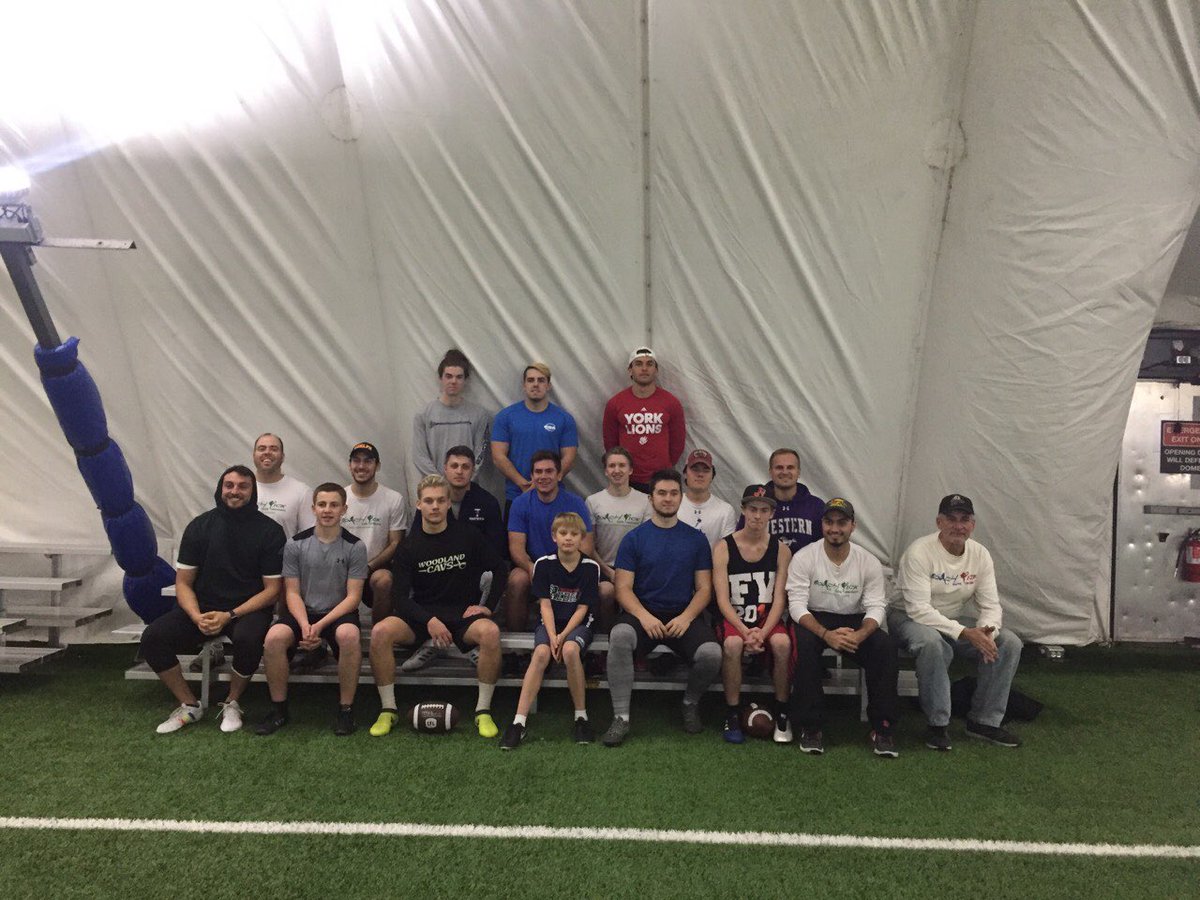 CoachKickES's tweet photo. Great night in Hamilton with our 1st @CoachKickES  camp of 2018. Tons of talent out with 3/4 USports All-Canadians, 3/4 OUA All-Stars, many OUA kickers &amp; the top rated High School kickers and punters in Canada at the event. #kickbykick https://t.co/VYBTiv2YlN