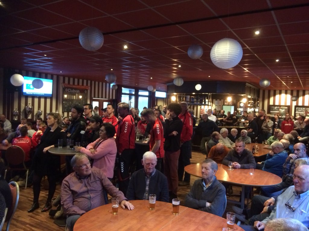 Supver_DES's tweet photo. Het is afgeladen vol en erg gezellig in de kantine van @VVDES  #nieuwjaarsreceptie https://t.co/ZSos95pKuv