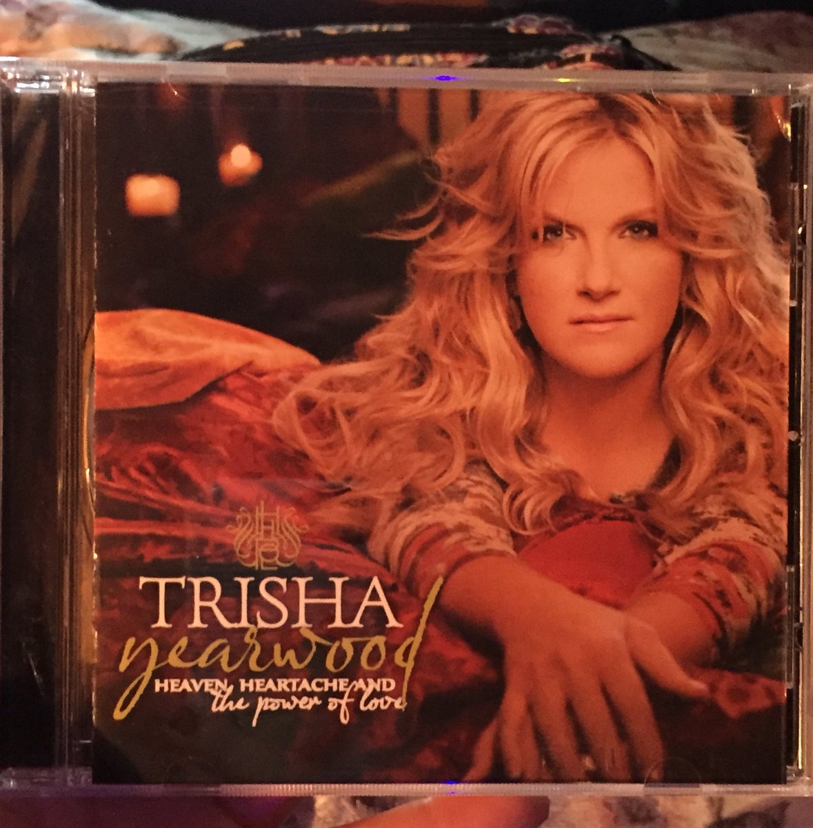 Katiemae1991's tweet photo. Starting off my birthday morning with the things that make life better aka @trishayearwood being played as loud as possible and lots of coffee!!  #LipSyncPartyPrep #ItsAboutToGoDown #WhichTrishaSongToDo #CurrentStruggle https://t.co/vtnCcf2I2l