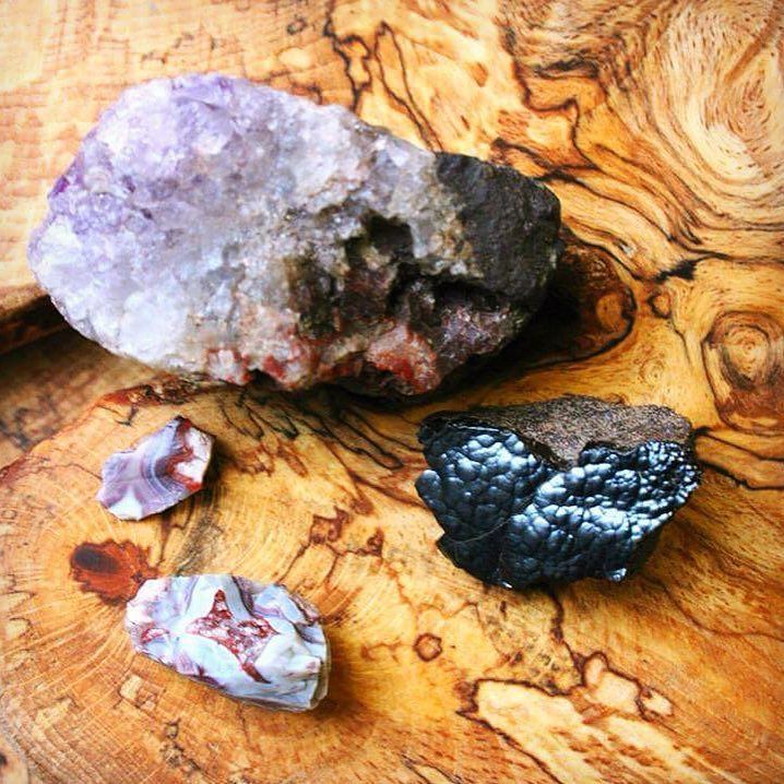 MyChiBusiness's tweet photo. I had to share these stones/crystals I've found in the woods near where I live. Coming from a country where the most semiprecious stones you can find is amber, it's awsome to find amethyst, agate and some metallic looking stone I don't know what is. Mayb… https://t.co/Ix8lVWaK6l https://t.co/Q7Nt5HwOMJ