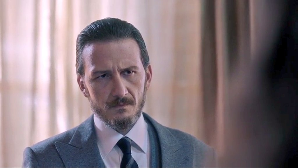 asosyalistt's tweet photo. #SMK #Fi6 Siz sadece bakışın yeter ya şöyle kalın 😶😍 https://t.co/Ai4pnSFM6L