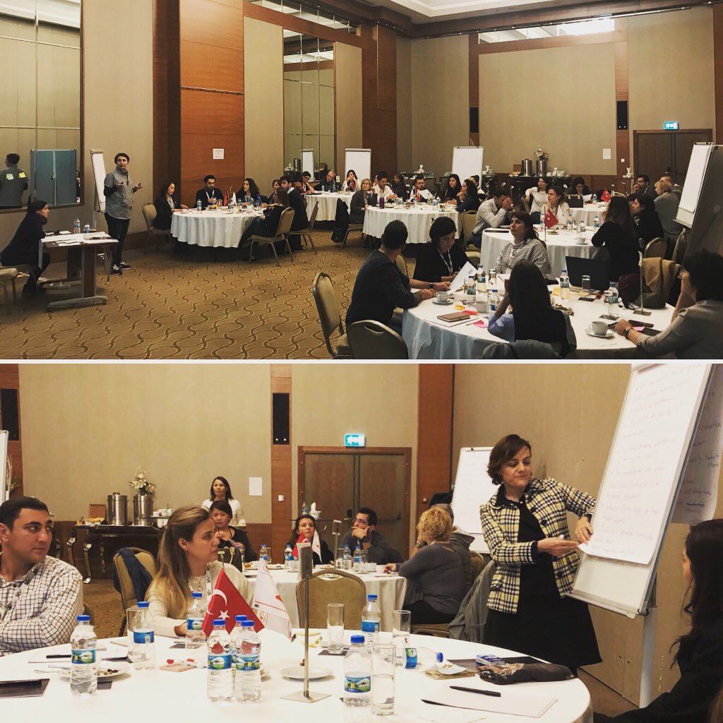 Özel İzmir SEV İlköğretim Kurumları Çalıştay'da Buluştu. İzmir SEV eğitim kadrosu, 21. yüzyılın yeni eğitim anlayışı üzerine birlikte çalıştılar. Çalıştaya, Sağlık ve Eğitim Vakfı yöneticileri ve İzmir SEV yönetici ve öğretmenleri katıldılar. #SEVİzmir #YeniEgitim #SEVliOlmak