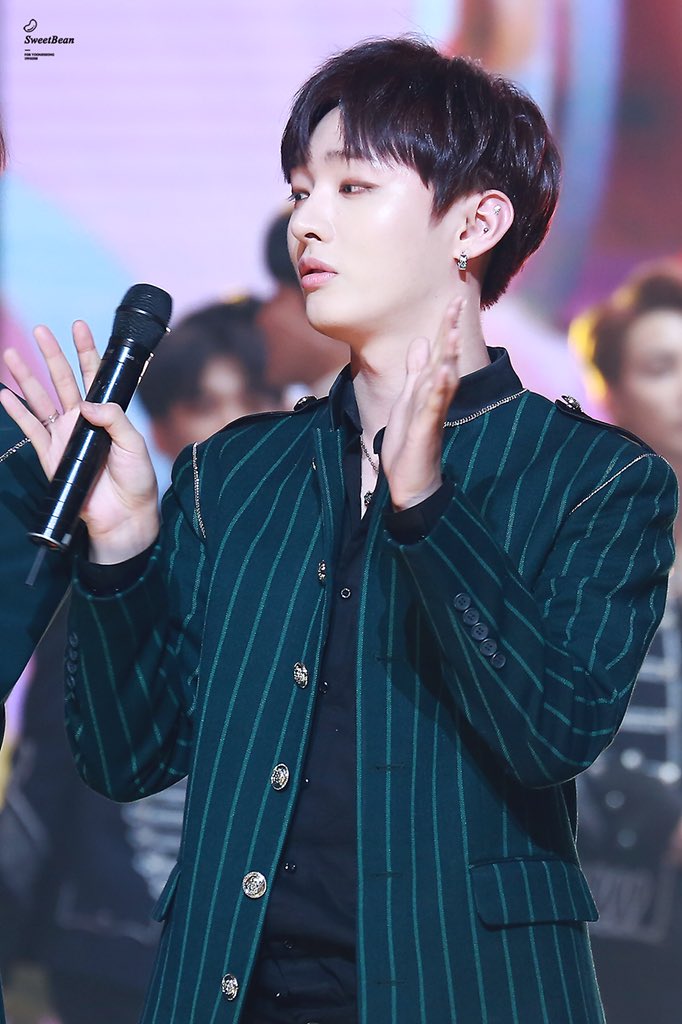 SweetBeanJS's tweet image. [HQ] 171229 KBS가요대축제 
#워너원 #윤지성
하..윤지성 사랑해요 진짜ㅜㅜ