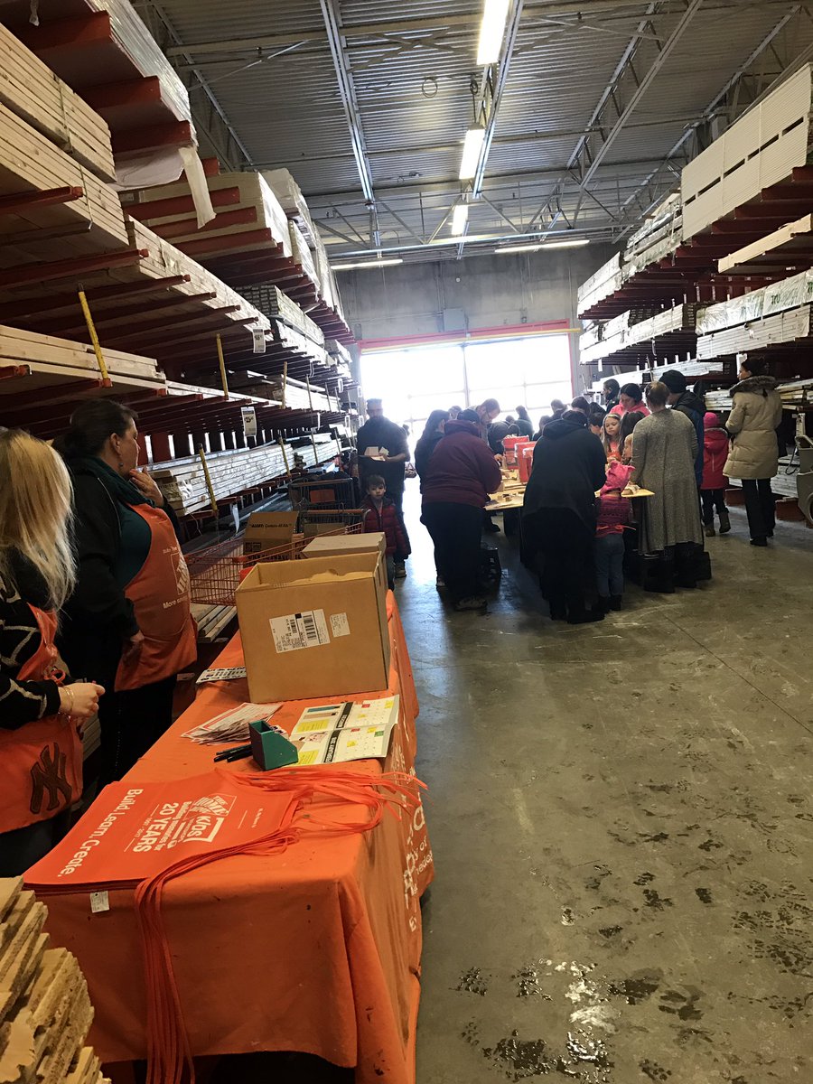katespeiser's tweet photo. #kidsworkshop #itisreallycold #teamtully #thanksladies https://t.co/b8g7V1l0lp
