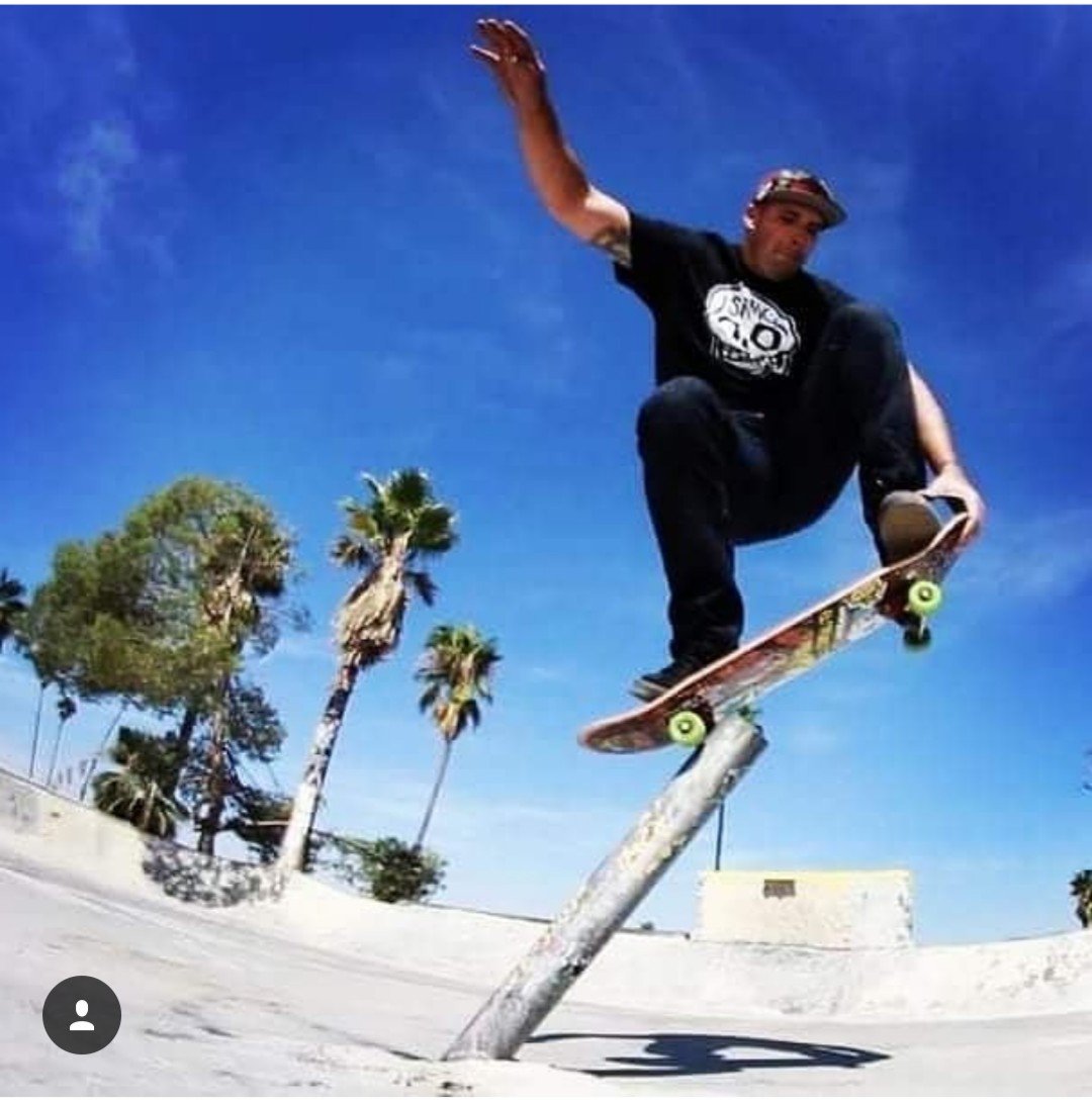 Happy Saturday from Chicagoland! Another cold day. - 3 right now. We're dreaming of California wishing we were skating with Stupid Rad team rider Daniel Ibarra.