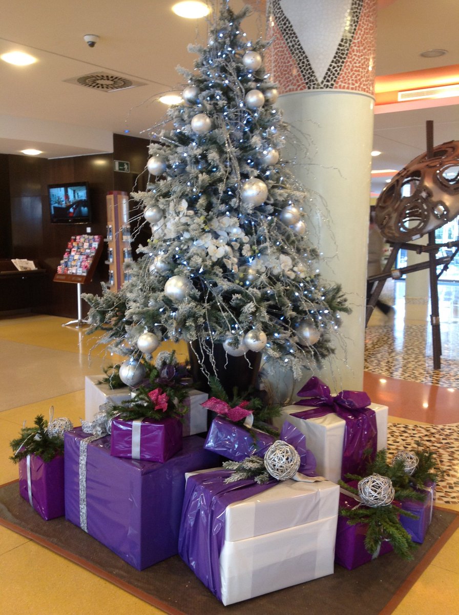 novotelcornella's tweet photo. ¿Se han portado bien los Reyes? 
¡Disfruta descansando con los tuyos en #novotelbarcelonacornellà...¡te mereces un día de fiesta!

..Ay! nosotros vamos a echar de menos nuestra decoración navideña..

#happytoseeyou https://t.co/y0asjF63kN