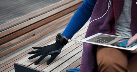 ScenariLavoro's tweet photo. .@REMIDI_PRO il guanto #hitech che trasforma la mano in uno strumento musicale #wearabletech @albertomotta @wireditalia https://t.co/qeEUnYQmGn https://t.co/SK6BOnQqEx