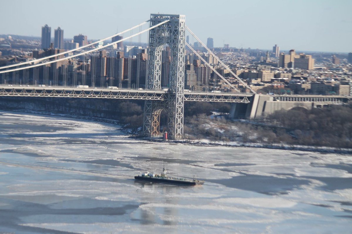 DavidSarnoff's tweet photo. What cold looks like. #viewsfrom jersey #bbuuurrrr! https://t.co/22nW4RKqaW