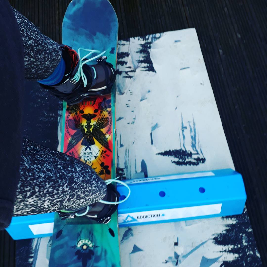 tinodesigns's tweet photo. Time for some training with my favourite 3 things this season!
@Salomonsnow @SnowboardAddict @ThirtyTwo 
#tino #thirtytwoboots #salomongypsy  #snowboardaddiction #balancebar #hardworkpaysoff https://t.co/hzReZJmUgL