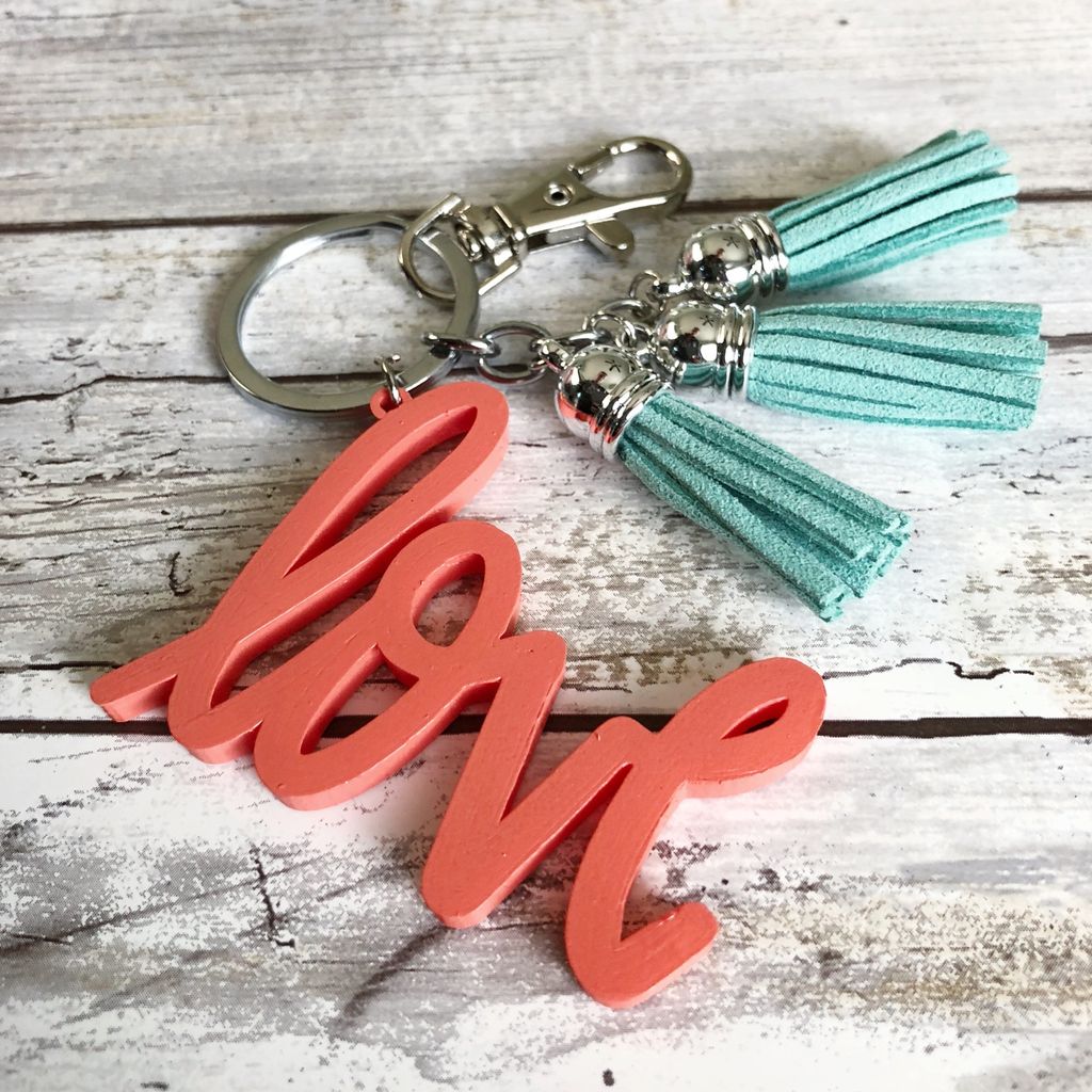 DesignLioness's tweet photo. Guess what today is?!?!? MY BIRTHDAY!! And since it's my birthday, everything in the shop ships for free, today only. So get to shopping 🎉 No code required. 
#Love #EtsySale #BirthdayBash #Tassel #ThatsDarling #CreativeChics #Etsy #CreativeAtHeart #ShopSmall #PinterstStyle https://t.co/Le1SSh8Lrl
