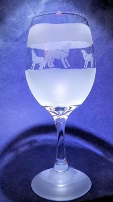 DavidKrafcik's tweet image. a hand etched 3Peat 20 oz. Goblet of Will the Wolf and his friends. Can buy 1 or 2 or 3 or how ever many as you like. Check it out at etsy.com/shop/visdial ..and ENJOY #VisualDialogue