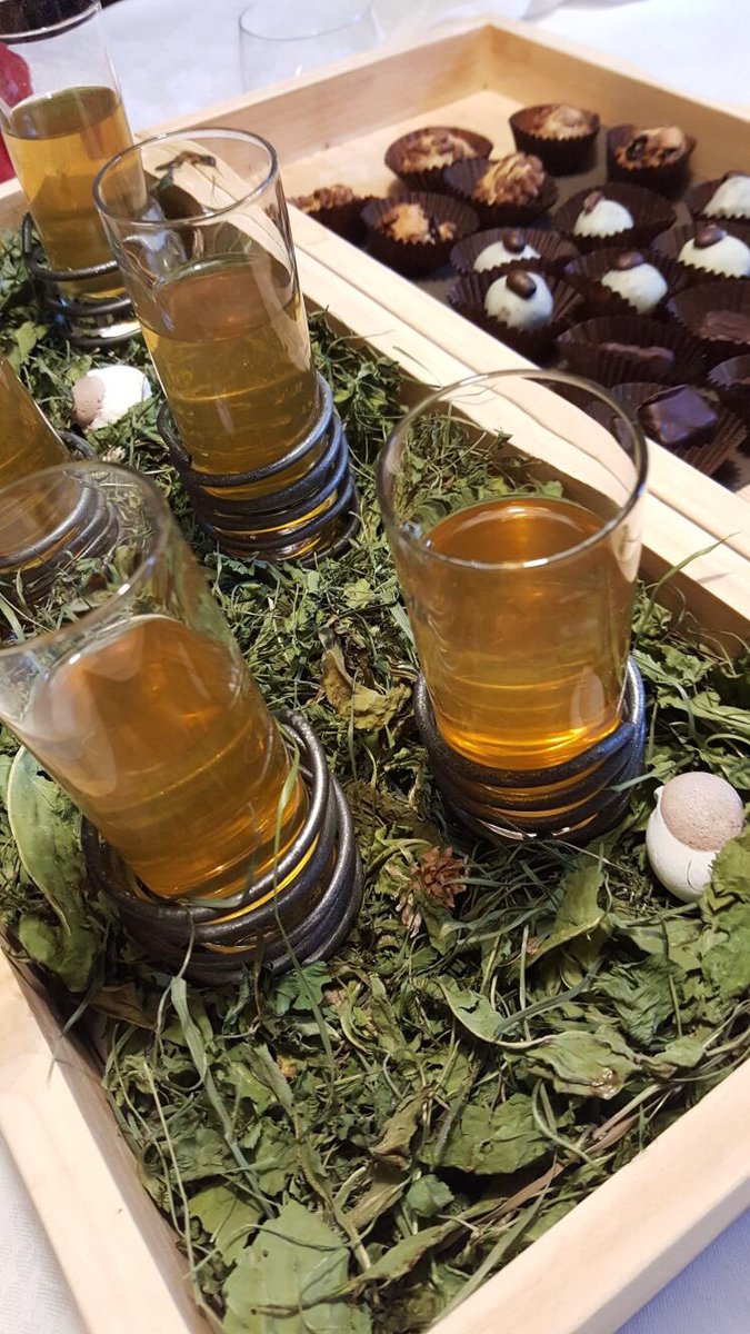 MikiMorganti's tweet photo. #Food esperience in #MalgaPanna @valdifassa with @tartufi72 @Josh_Jaco. Thanks to @PDonei chef @jreitalia https://t.co/cWZS2iFofS