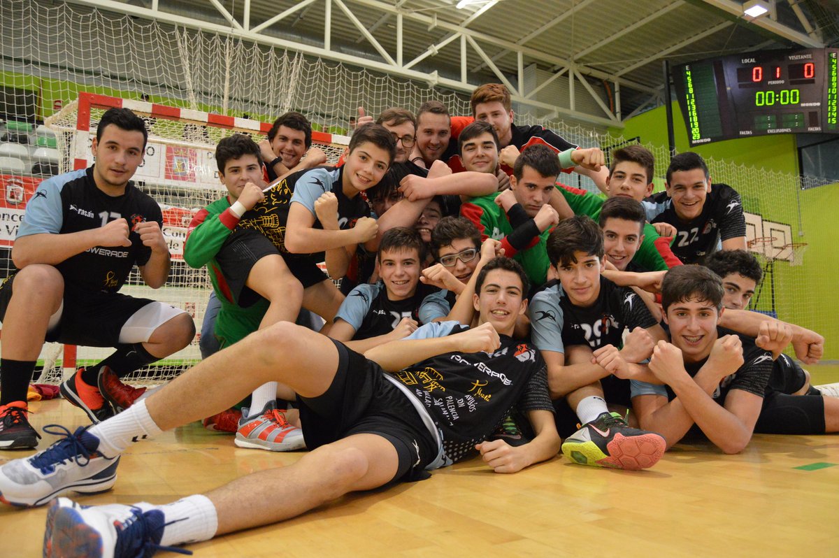 FCYLBM's tweet photo. A LA FINAALLL
Los infantiles JUGARÁN MAÑANA LA FINAL DEL CTO. DE ESPAÑA.

🏆Semifinal - Cto de España 
⏱Final
@fedmadridbm 23
@FCYLBM 32

#ALucharCyL 
#CESA2018Galicia https://t.co/cuggcHbVgm
