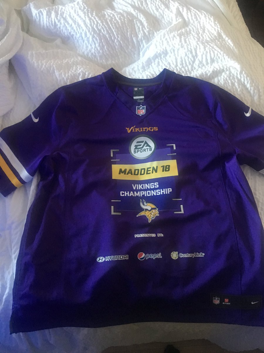ItsWadeB's tweet photo. And a huge S/O to @Vikings @mallofamerica for hosting this and giving us a good time. This jersey will remind me every day to keep going and working hard. @GodsFaveGamers we goin up from here https://t.co/OLtSuKKgIi