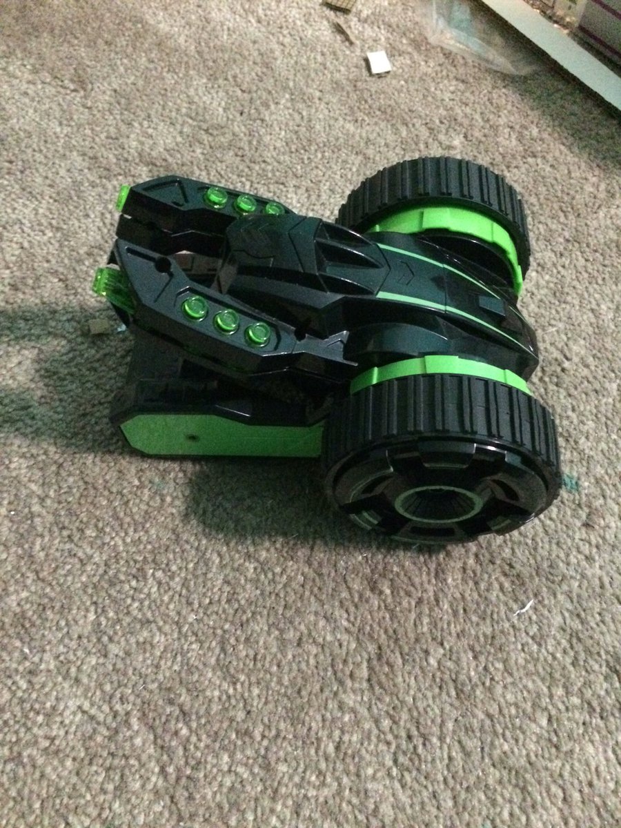 egg_hive's tweet image. Sorry about the car wheels little brother. #210phys #TeamEggHive