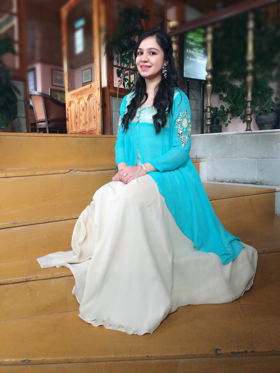 whimsical_chic's tweet photo. @PartyZebra_PZ Here I go with my best New Year pictures #partyzebra @PartyZebra_PZ 

Join in friends 

@piyushpuri12 
@blessedkamal 
@krishna1334 
@Gopal29 https://t.co/uyxWPVjo9E