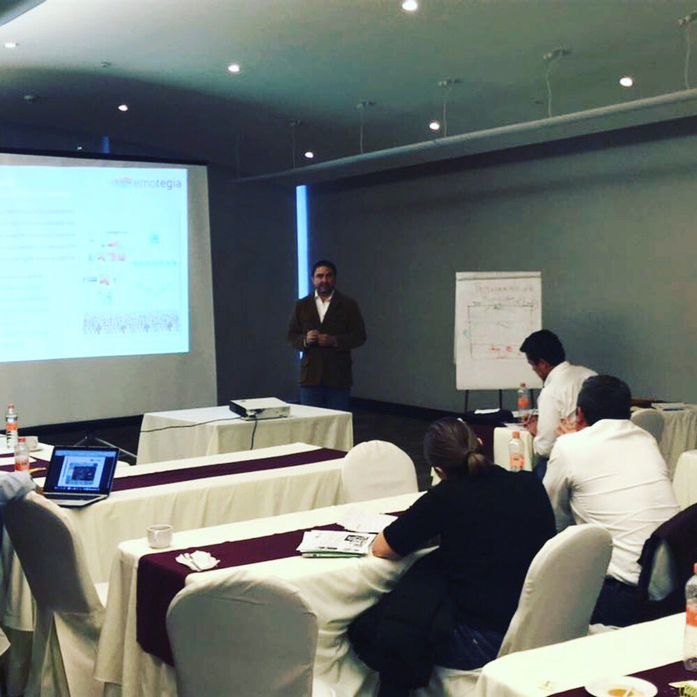 EMOTEGIAMX's tweet photo. Curso Estrategas de Campañas y Gobiernos https://t.co/OuFWkVyGVQ