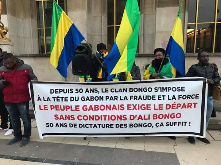 gabon_marcella's tweet photo. Depuis 50 ans, le clan Bongo s'impose au pouvoir par la force au #Gabon
Le peuple #Gabon ais et sa diaspora de #Paris exige le départ d'#AliBongo.
50 ans #CaSuffitCommeCa

En direct de l'esplanade de #Trocadero 06/01/2018 
@UNHumanRights @UN @BBC @IntlCrimCourt #EnMarche @libe https://t.co/MSnzYbnY7g
